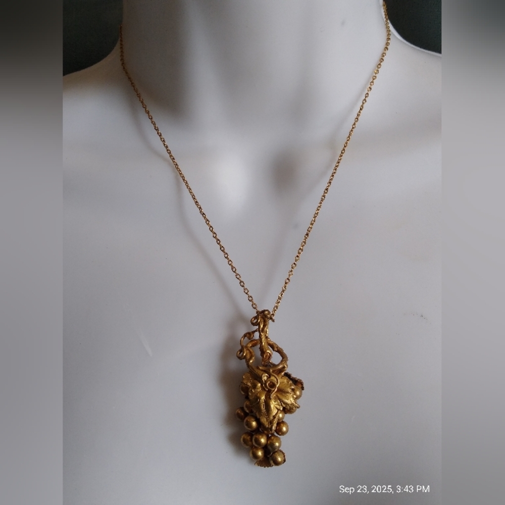 Grape Cluster Pendant Necklace